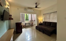 1 Bhk Fully Furnished - Soorya Madhavam Apartments - Flat No - C2 - Guruvayur, - 150M To North Nada - Family Only